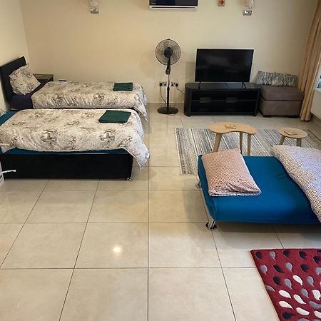 Studio Flat Gants Hill With Free Parking Redbridge Luaran gambar