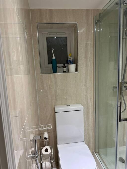 Studio Flat Gants Hill With Free Parking Redbridge Luaran gambar