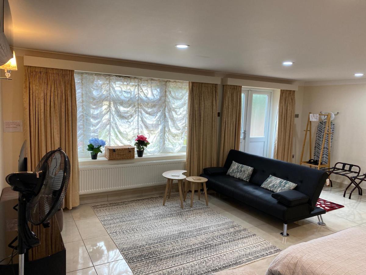 Studio Flat Gants Hill With Free Parking Redbridge Luaran gambar